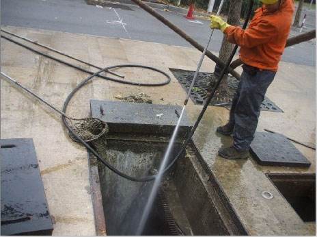 大渡口池底污泥如何清理