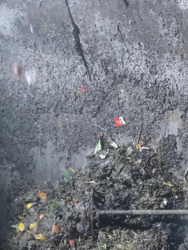 大渡口污水池清理